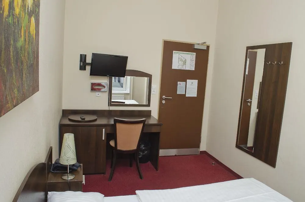 Hotel Polo Am Zob Αμβούργο