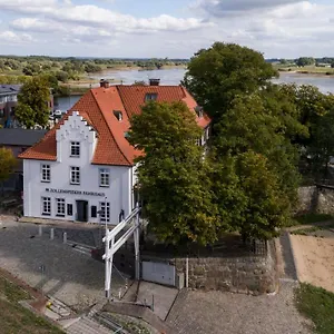 Traditionshaus By Zollenspieker Faehrhaus Hotell