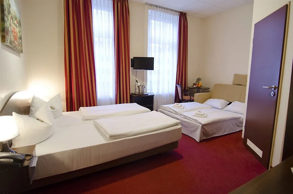 Hotel Polo Am Zob Hamburg Germany